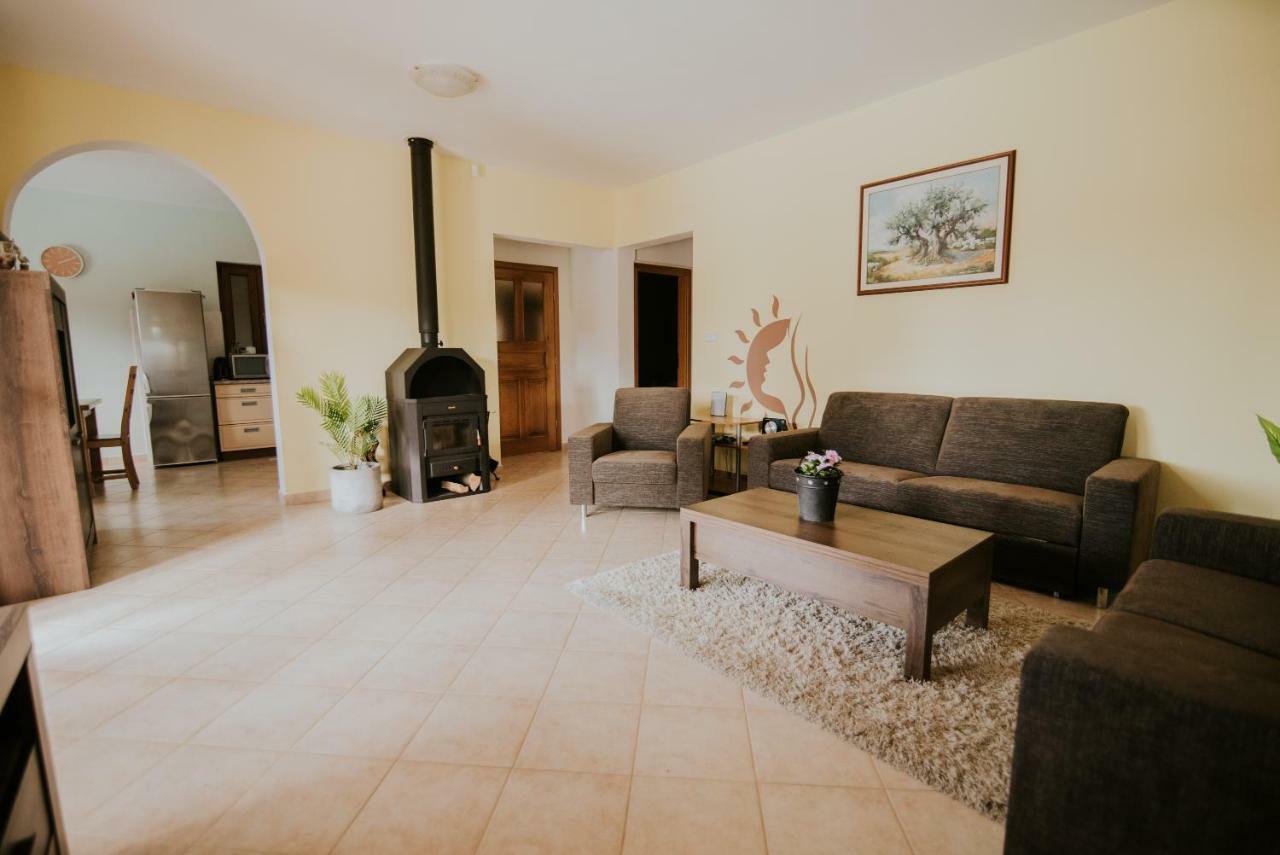 Villa Daisy Тар Экстерьер фото